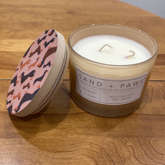 NWOT.  Sand + Paws, 12 oz., 2-wick jar candle with lid. - Picture 2 of 9